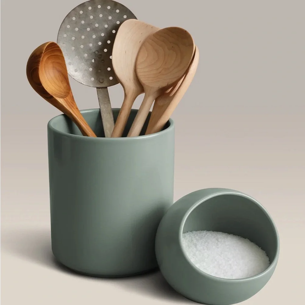 Sleek Green Ceramic Salt Cellar - Picture 3 of 4